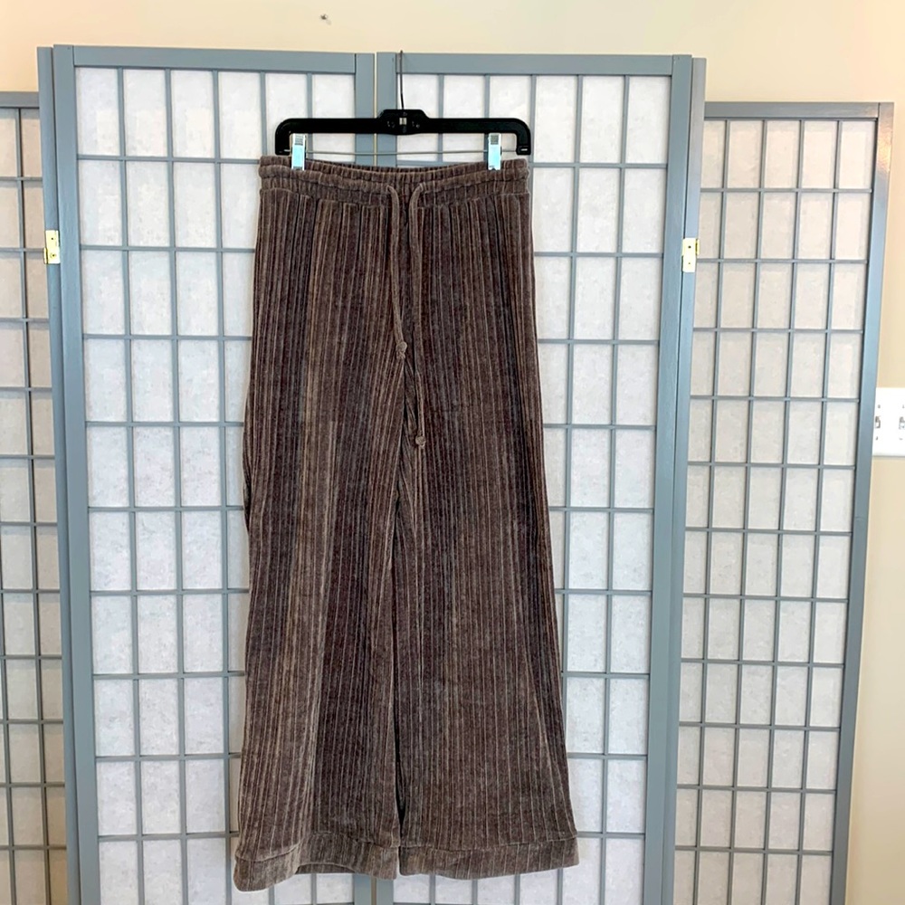 Versona gray drapey pants Size S